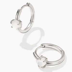 NWT Kendra Scott Elms Silver Huggie Earrings in Ivory Mother-of-Pearl